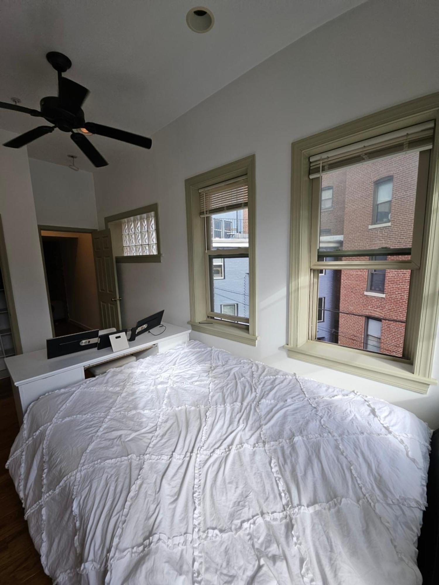 Dc Playhouse Bed And Breakfast Hotel Вашингтон Экстерьер фото